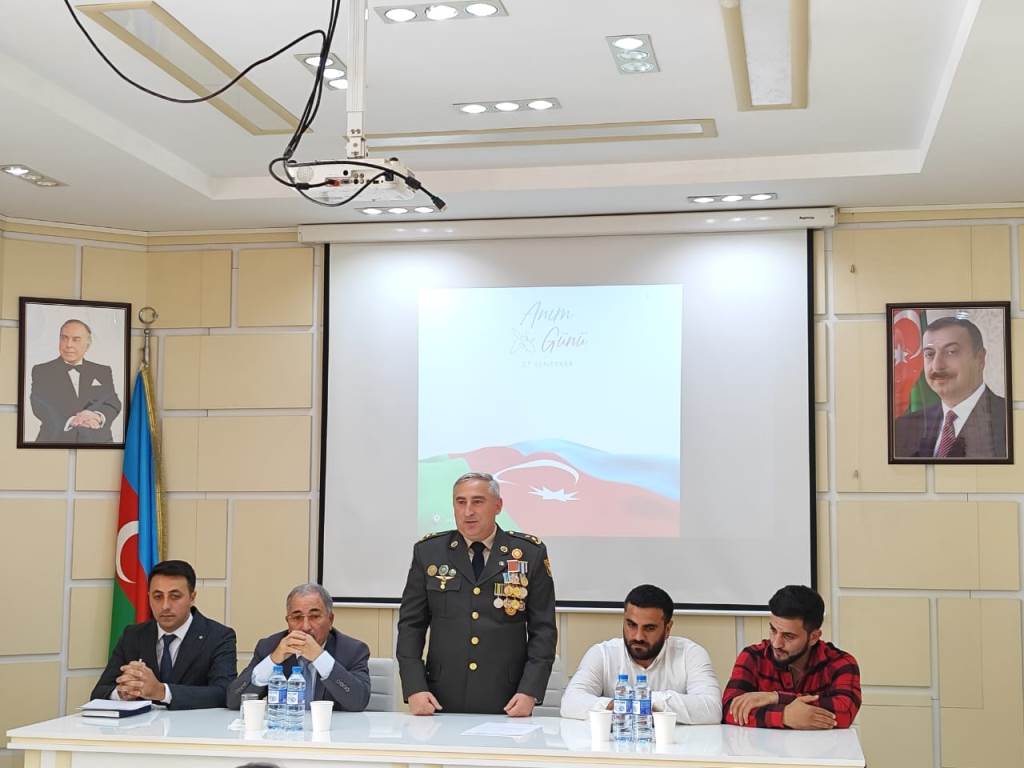 Torpaqşünaslıq və Aqrokimya İnstitutunda şəhidlərin xatirəsi anılıb