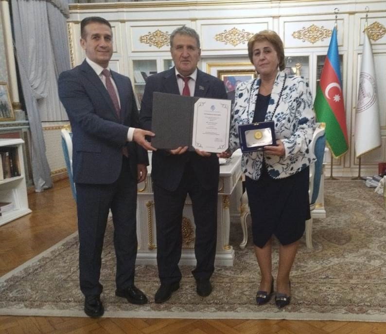 Akademik İradə Hüseynovaya İqtisadi Əməkdaşlıq Təşkilatının mükafatı təqdim olunub